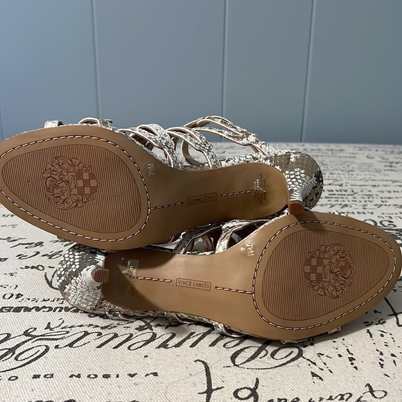 Vince Camuto sandals - Picture 6 of 13